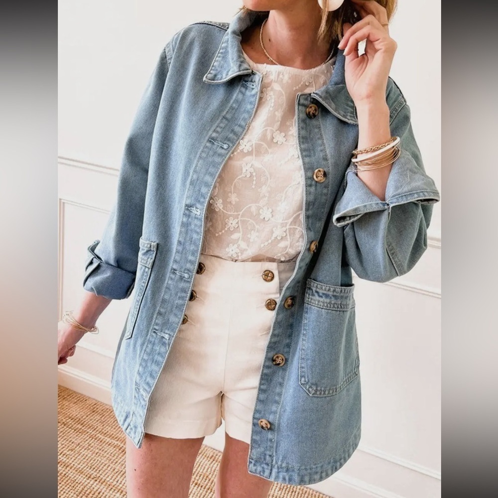 089- Denim Buttoned Pocketed Jacket with Rounded Hem - Picture 1 of 2